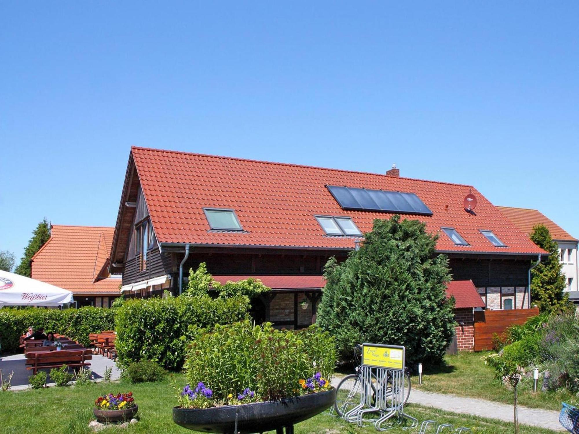 Farmstay Neuendorfkrug, Luetow Lutow Exterior photo